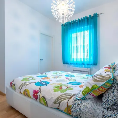 Apartamento Stunning In W/ Wifi And 4 Bedrooms Split