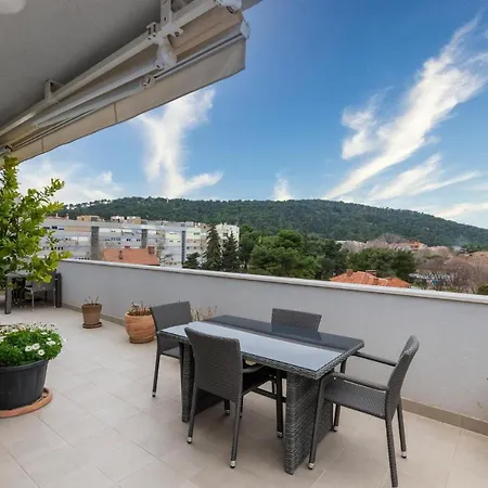 Stunning In W/ Wifi And 4 Bedrooms Split