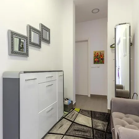 Stunning In W/ Wifi And 4 Bedrooms Apartamento Split