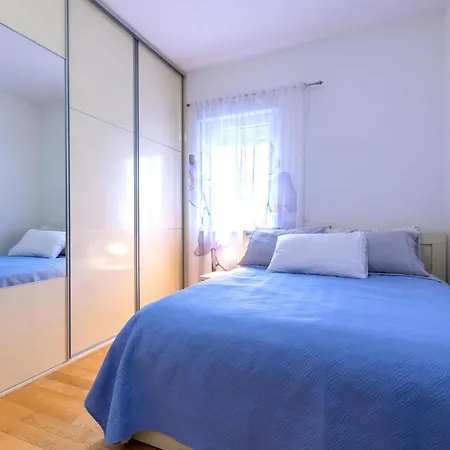 Apartamento Stunning In W/ Wifi And 4 Bedrooms *