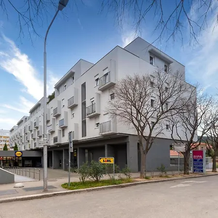 Apartamento Stunning In W/ Wifi And 4 Bedrooms Split